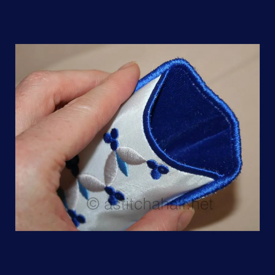 Royal Eyeglass Cases 02