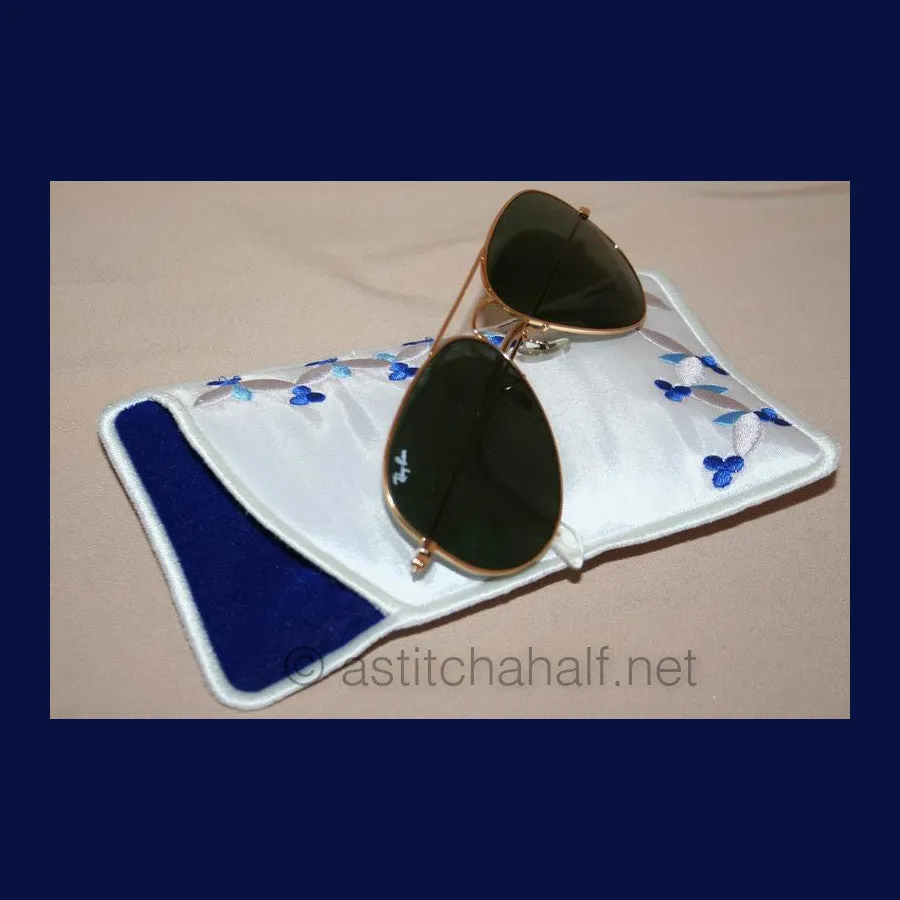 Royal Eyeglass Cases 02